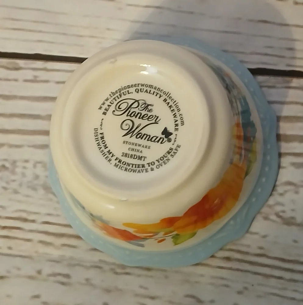 The Pioneer Woman Stoneware Ramekin From The Flea Market Set